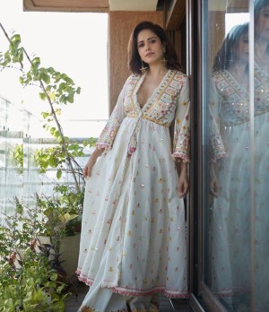 Embroidered Heavy Georgette Off White Gown
